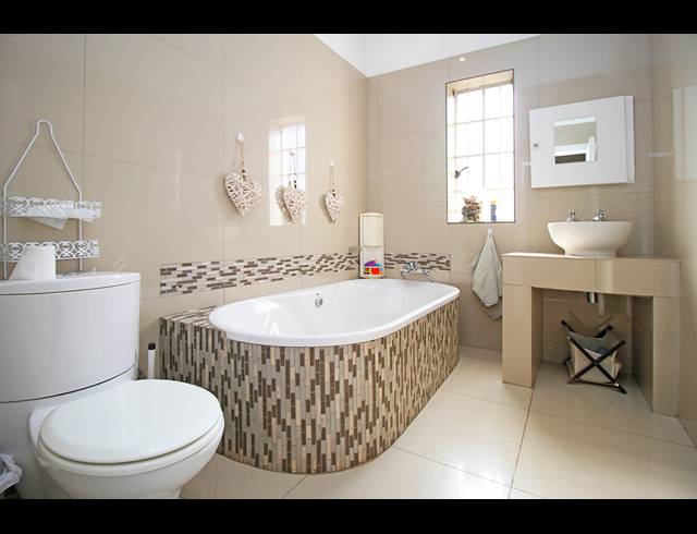 3 BEDROOM FREEHOLD FOR SALE IN HIGHLANDS NORTH